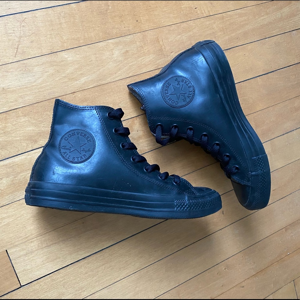 Authentic *RARE* leather Converse high tops Mens 5.5 / Womens 8.5